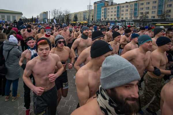 Пользователи рунета сравнили кандидата в гордуму Владивостока Андрея Фесика с Гигачадом Член партии ЛДПР впечатлил комментаторов мощными мускулами