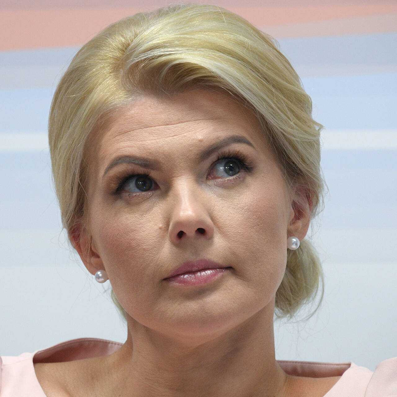 «сбер» сматывается по частям: греф набрал себе в помощники очень странных людей: экономика и бизнес: финансы: infox.ru