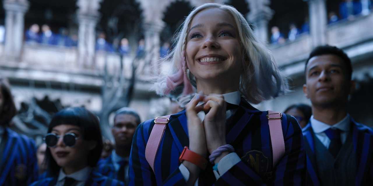 Кто такая звезда сериала «уэнсдэй», танец которой копирует весь мир? | новости таджикистана asia-plus