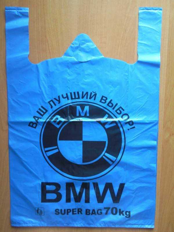 Негритенок с наушниками мем