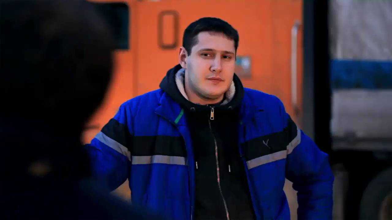 Эксцентричный автожурналист Андрей Рыбакин, вызывающий неоднозначную реакцию у многих роликами с примерами хамства на дороге, был найден убитым в своей квартире