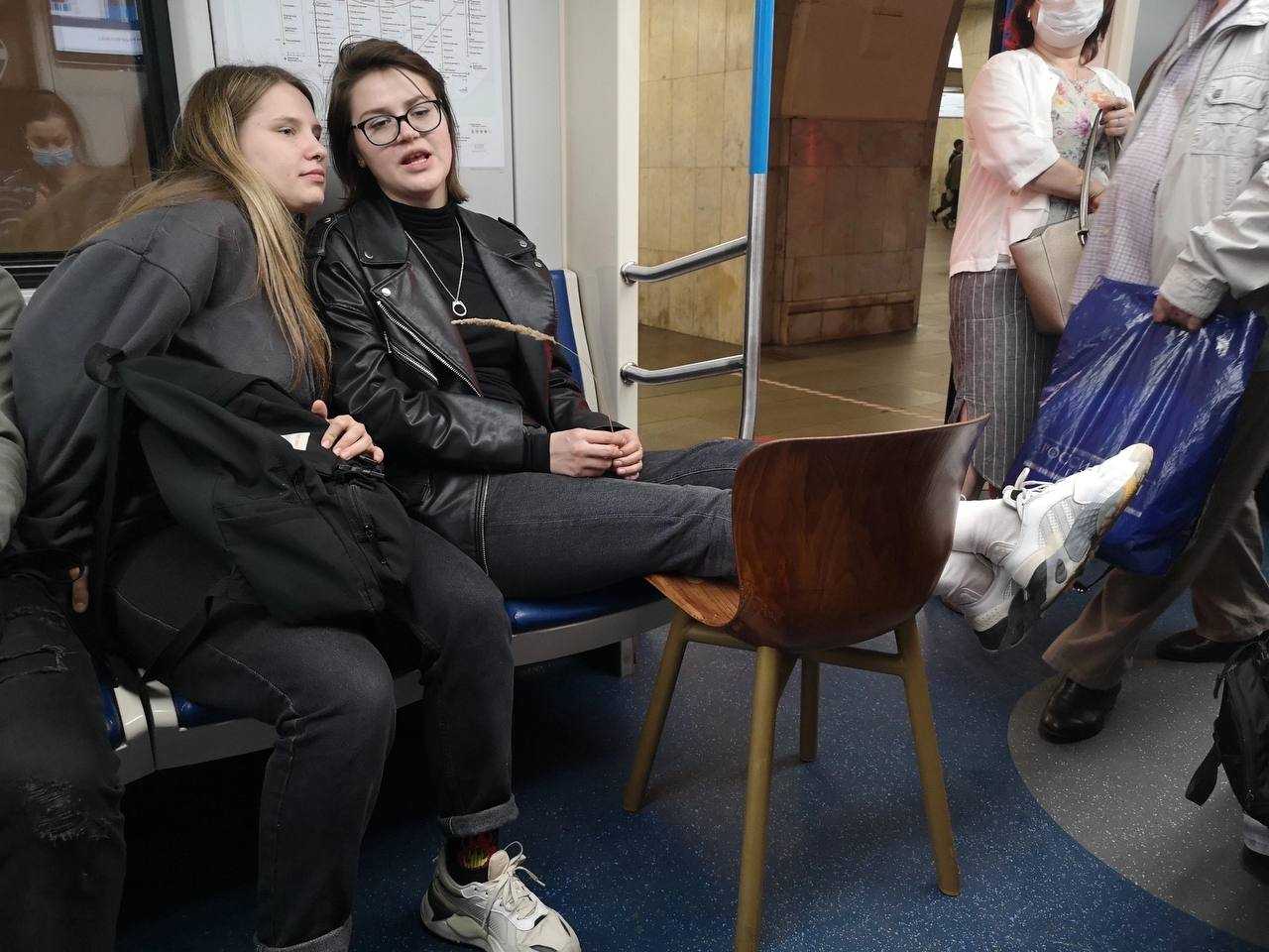 Как познакомиться с девушкой в метро: секреты успеха
