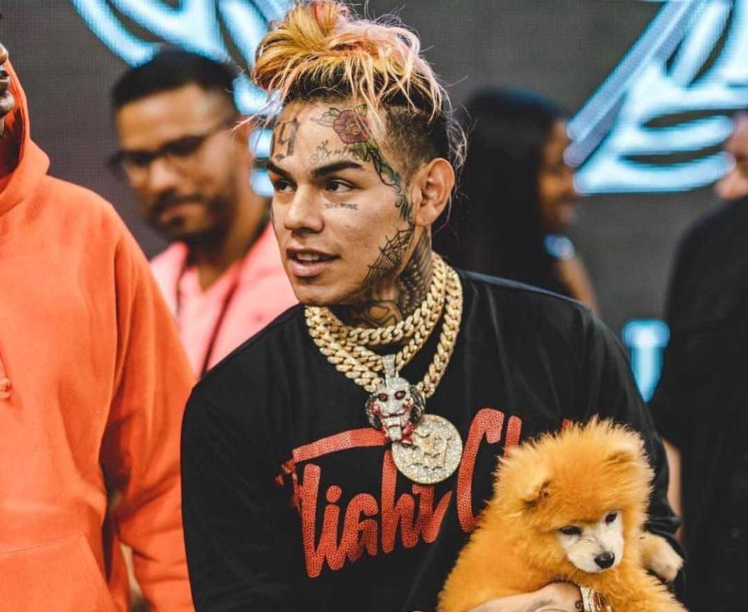 В суде показали клип 6ix9ine «gummo». он опознал всех членов банды и дал против них показания | rap.ru