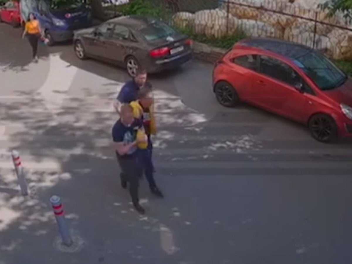 Иван Голунов опубликовал расследование о похоронном бизнесе в Москве Одним из его фигурантов стал ставропольский гангста-рэпер Роман Молотков из группы Крёстная семья