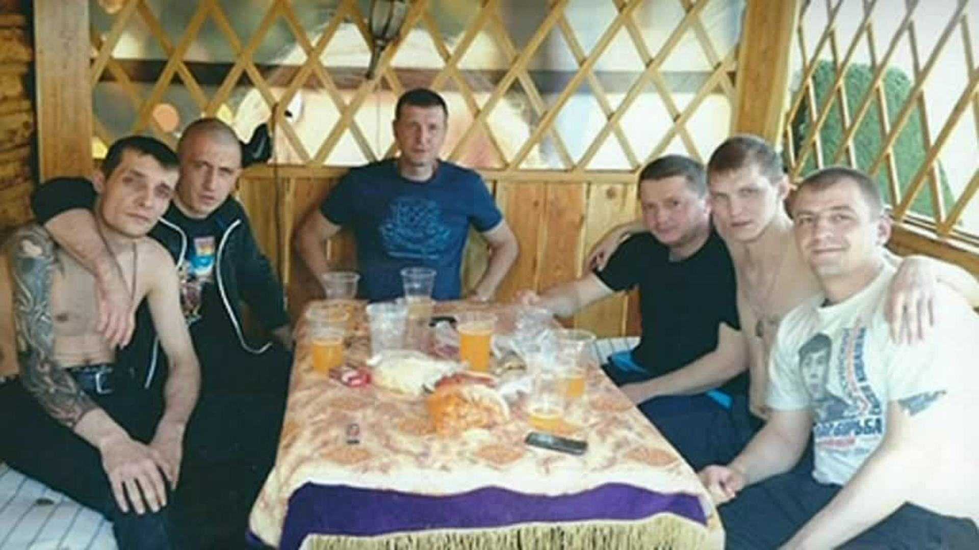 Икра, крабы, шашлыки: следственный комитет проверит колонию, где убийца 12 человек питался деликатесами