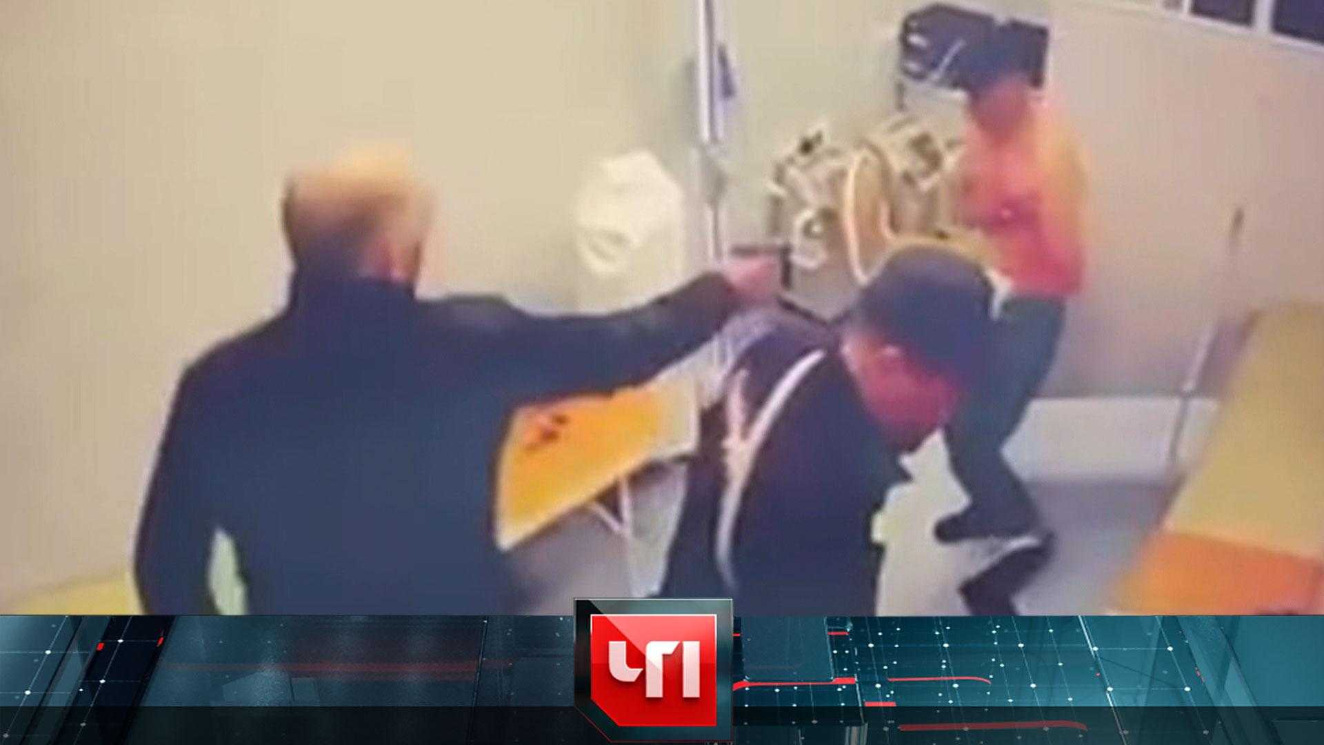 Лишённый прав Михаил Литвин запостил видео с лихой ездой на авто по ТЦ После этого критики обвинили блогера в хайпе на смерти коллеги Саида Губденского в ДТП