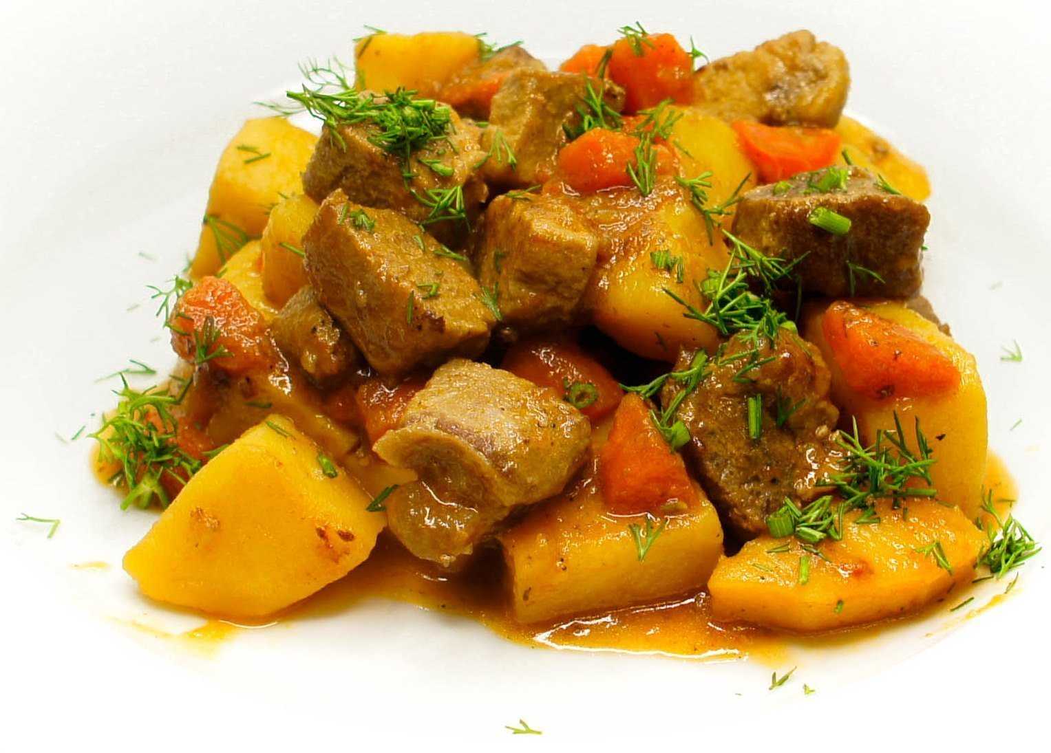 Тушеная курица (рецепт с картошкой, морковью и луком)