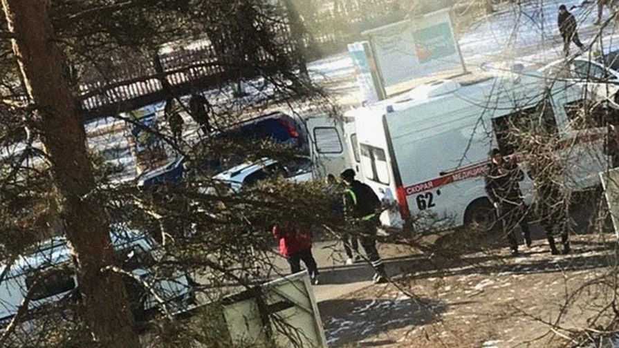 Студент устроил стрельбу в колледже благовещенска — двое погибших, есть пострадавшие, причины трагедии, последние новости расследования, фото и видео с места события