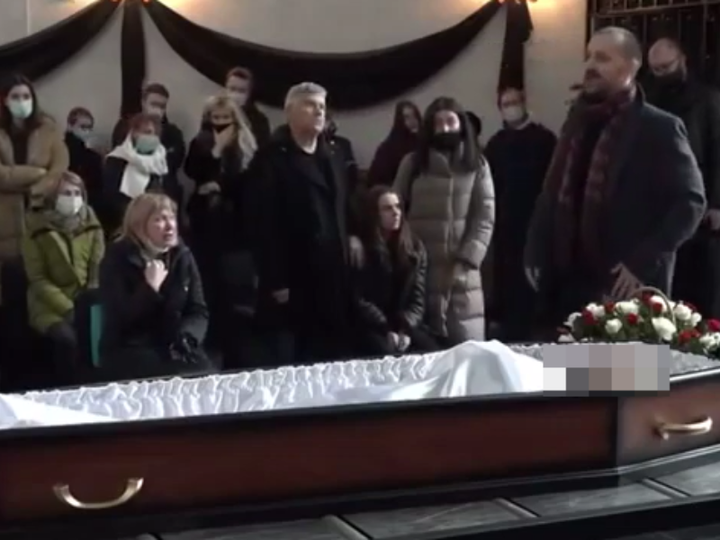 Руслан белый выступил на церемонии прощания с комиком александром шаляпиным: "было много шуток и много жен" |
        umuse.info