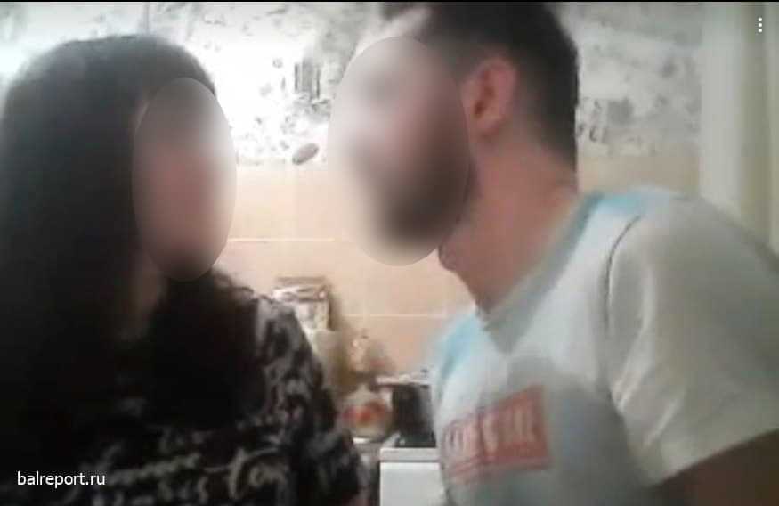 У скандального психолога и блогера сатьи дас​, ударившего женщину на своей лекции, обнаружили 11 квартир, 400 млн рублей и porsche
