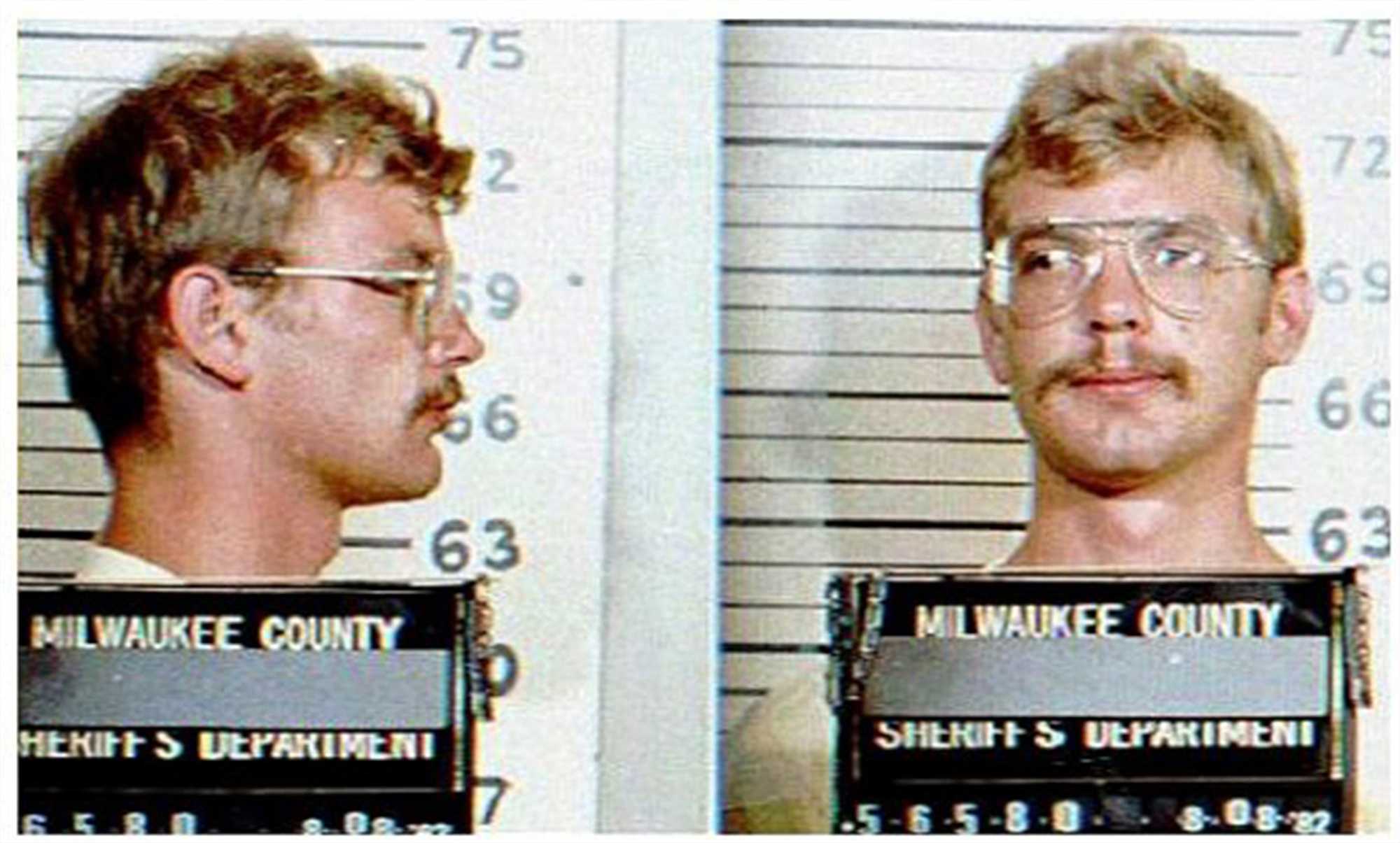 Все кадры из фильма "монстр: история джеффри дамера (dahmer - monster: the jeffrey dahmer story) (2022-2024)"